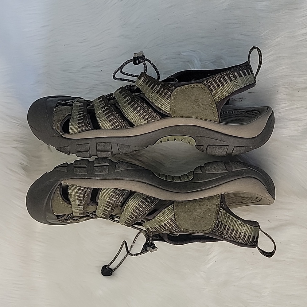 KEEN Men's Newport H2 Green Hiking Active Waterproof Slip On Boho Sandals 12 - Picture 4 of 10